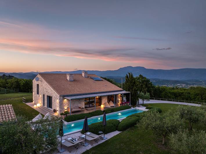 Villa für 8 Personen, mit Sauna und Pool sowie Garten in Zentralistrien - 4