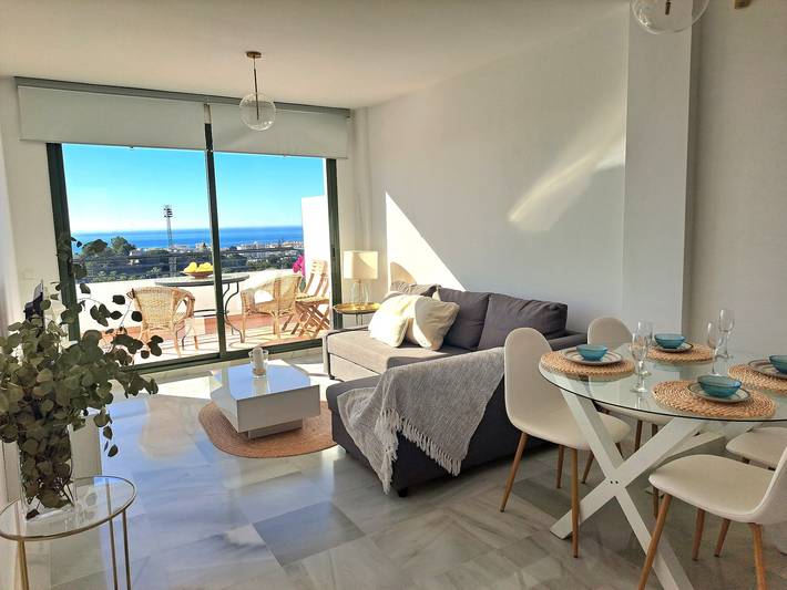 Ganze Wohnung, Ferienwohnung „Paraíso Azul“ mit Meerblick, Gemeinschaftspool (Sommersaison) & Klimaanlage in Nerja, Costa del Sol