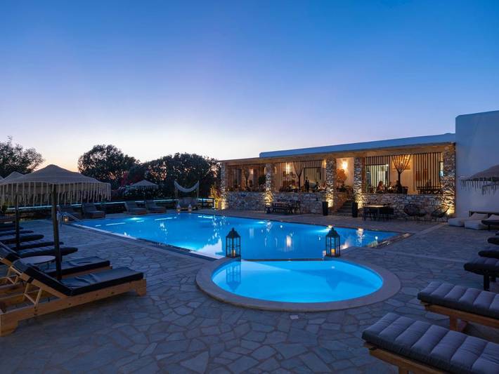Hôtel pour 3 personnes, avec Balcon et Terrasse ainsi que Jardin et Bassin pour enfant dans Aliki - 2