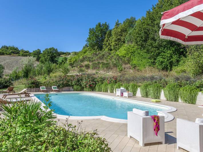 Villa per 10 persone, con piscina, adatto a famiglie con bambini in Montefeltro