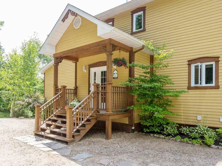 Location de vacances pour 2 personnes, avec vue ainsi que vue sur le lac et jardin dans Mont-Tremblant - 2