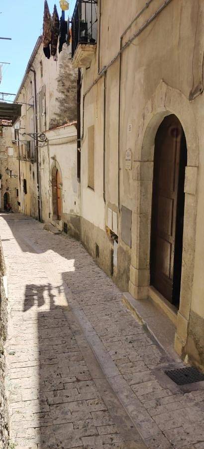Le tre torri in Maranola, Formia