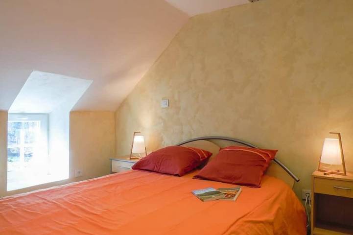 Location de vacances pour 10 personnes, avec jardin, animaux acceptés à Olby - 2