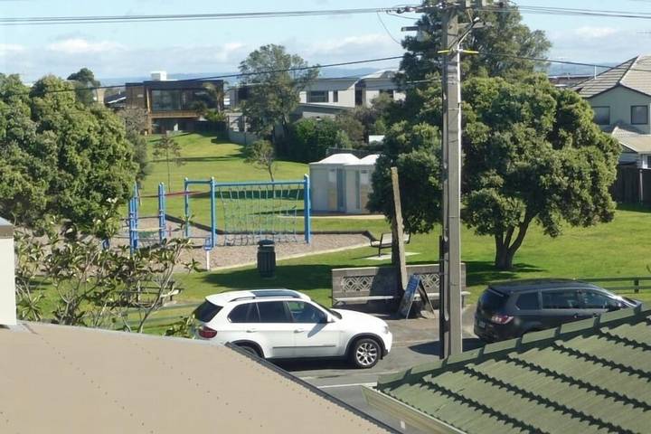 Holiday home for 10 people, with garden and hot tub in Mount Maunganui