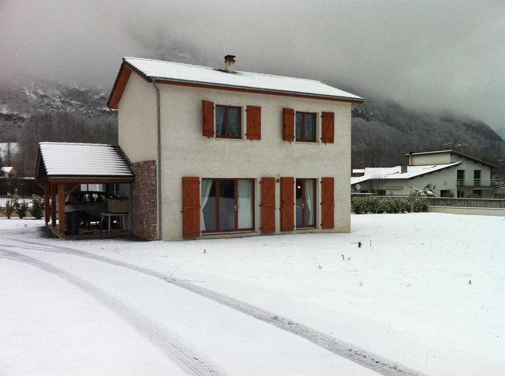 Gîte pour 6 personnes, avec terrasse ainsi que jardin et sauna