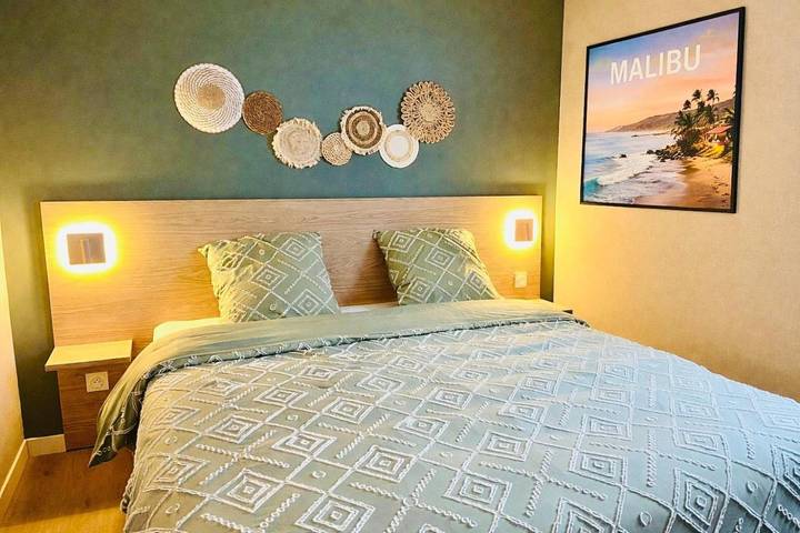 Appartement de vacances pour 2 personnes, avec jardin ainsi que vue et piscine