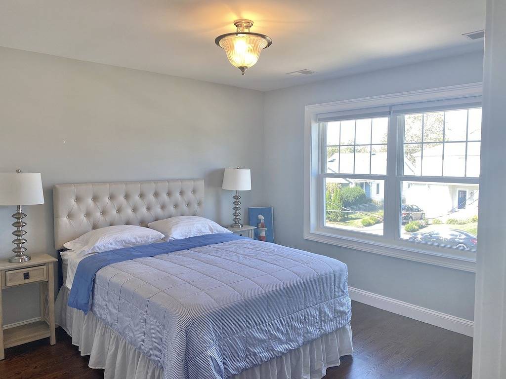 New Beach House - 3 blocks to the beach with beach Badges! in Long Branch, Monmouth County