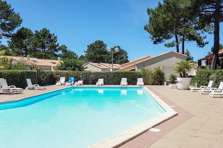 Appartement de vacances pour 4 personnes, avec piscine et balcon