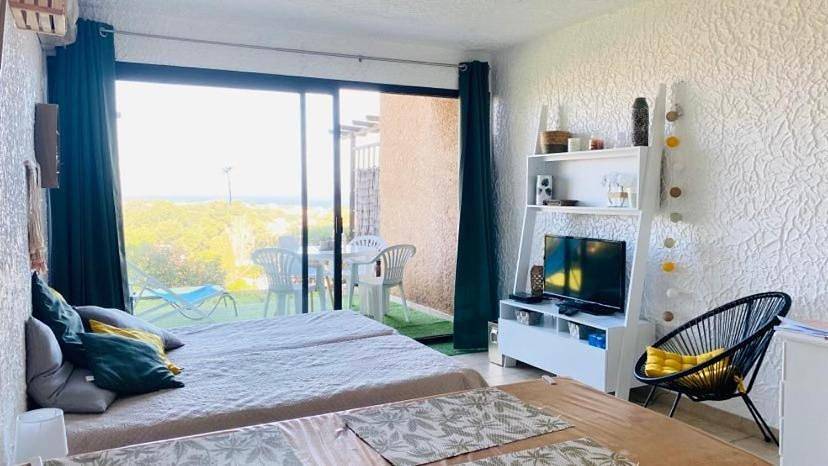 Gîte pour 4 personnes, avec terrasse et vue dans Gare du Club Med Cocody - 3