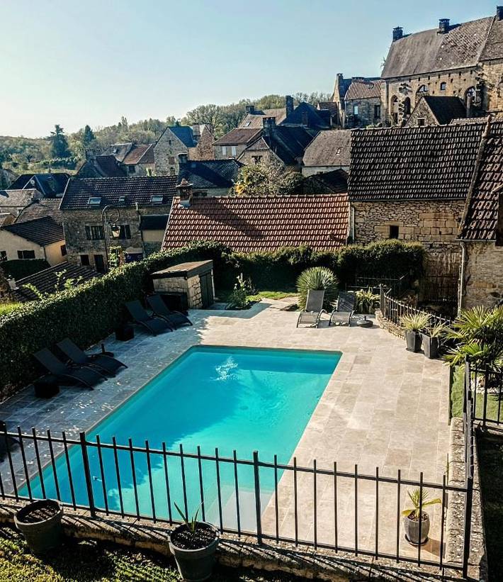 Location de vacances pour 4 personnes, avec piscine ainsi que vue et jardin, adapté aux familles à Salignac-Eyvigues - 4