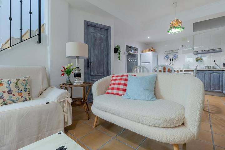 Location de vacances pour 6 personnes, avec vue ainsi que piscine et terrasse à Zuheros - 4