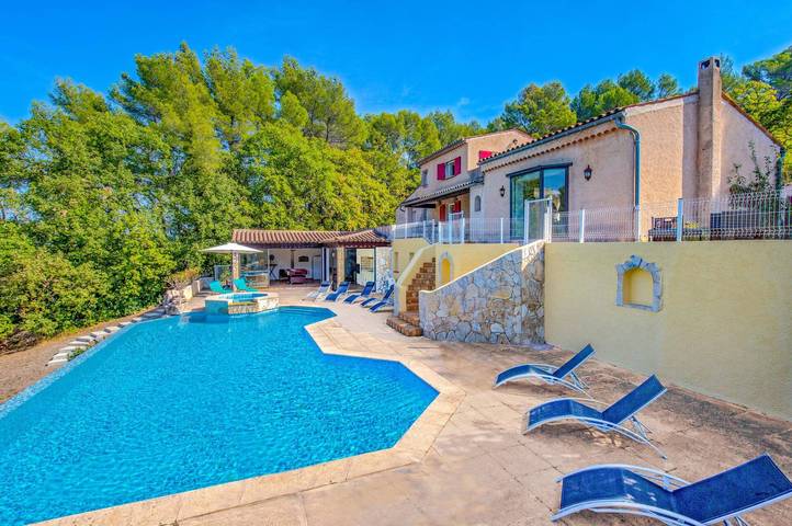 Location de vacances pour 8 personnes, avec jardin à Draguignan - 3