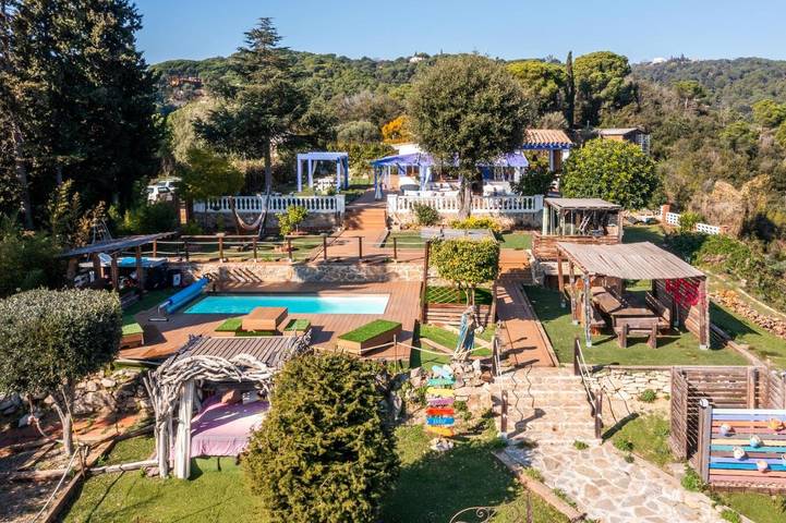 Casa rural para 17 personas, con jardín además de vistas y piscina, Se admiten mascotas en Arenys de Munt