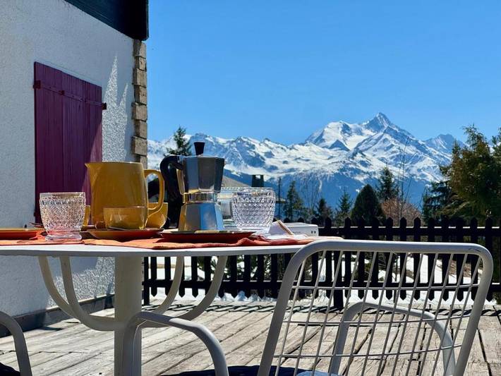 Chalet pour 13 personnes, avec Balcon et Terrasse ainsi que Jardin et Vue à Crans-Montana - 3