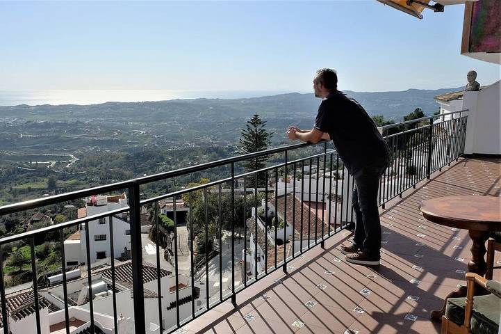 Apartment for 7 people, with balcony and pool in Mijas Pueblo