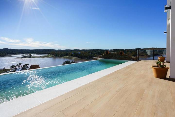 Chalet para 8 personas, con Balcón y Jacuzzi además de Piscina y Vistas en Sierra Norte de Sevilla