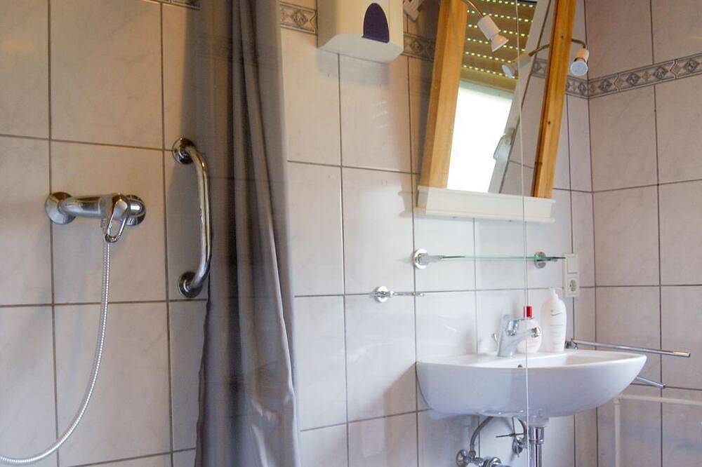 Time for two, spring water shower and thermal spa included - Guesthouse at the Moseltherme in Traben-Trarbach, Région de Bernkastel-Kues