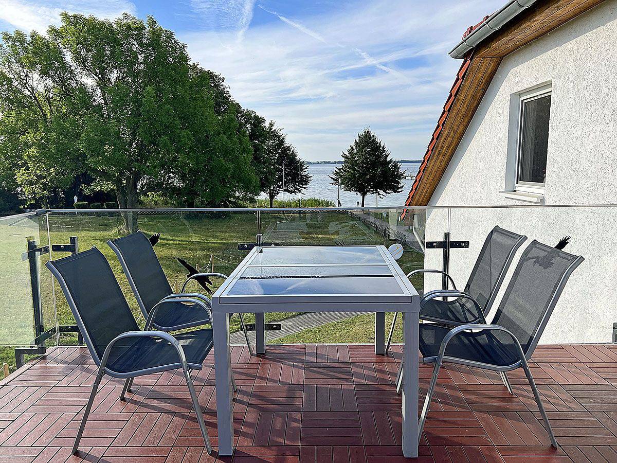 Entire apartment, Hochterrasse mit Meerblick, ca. 600m zur Ostsee (Steinstrand) ca. 60m zum Bodden in Dranske, Ruegen