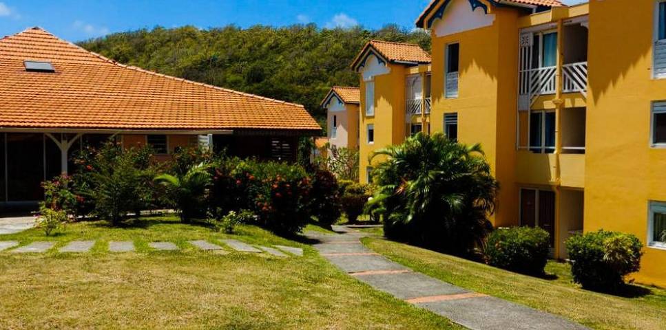 Gîte pour 5 personnes, avec terrasse ainsi que piscine et jardin à Sainte-Anne (Martinique) - 2