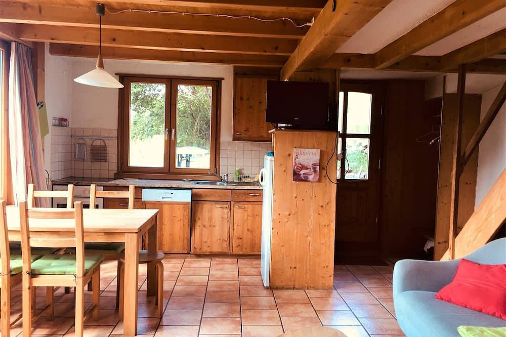 Alleinstehendes Chalet in sonniger, ruhiger Lage in Mase, Mont-Noble