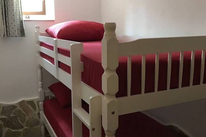 Location de vacances pour 27 personnes, avec jardin à Garriguella - 2