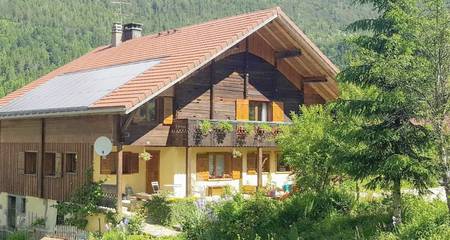 Gîte pour 6 personnes, avec jardin et vue, animaux acceptés à Les Villards-sur-Thônes
