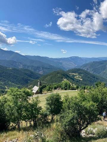 Gîte pour 5 personnes, avec jardin et vue à Guillaumes