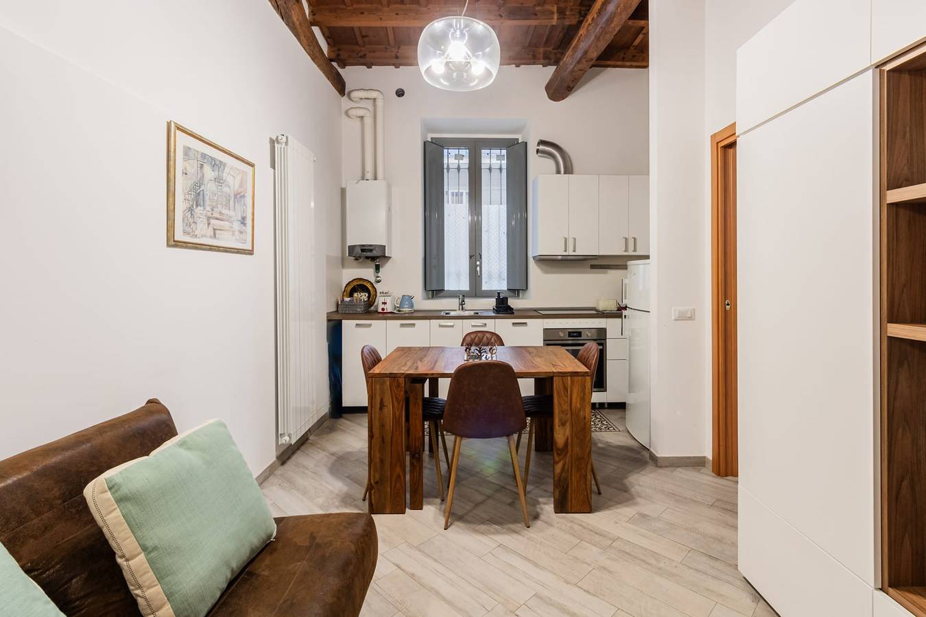 Appartamento intero, Moderno loft nel cortile di un casale storico in Corsico, Provincia di Milano