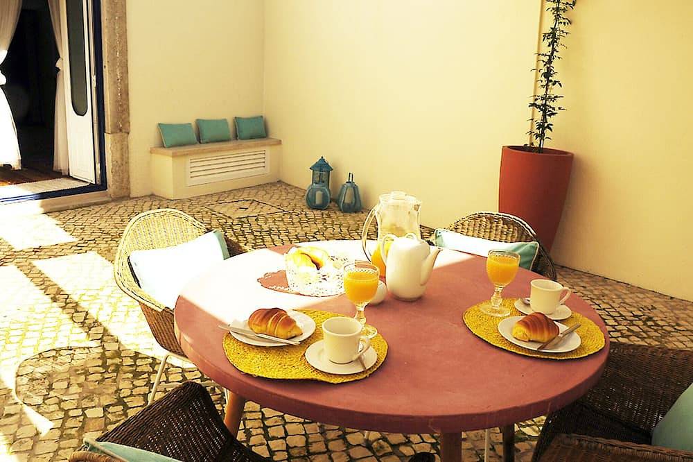 Ganze Wohnung, Renovated apartment with private exterior in the center of Setúbal in Setúbal, Halbinsel von Setúbal