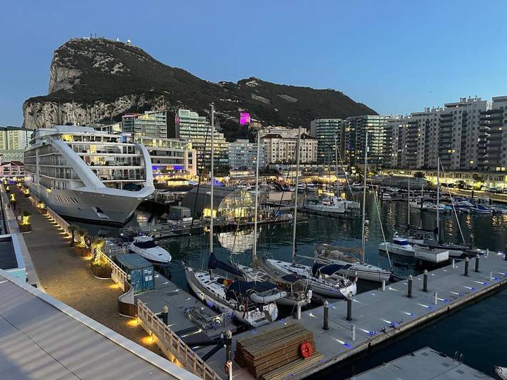 Gîte pour 2 personnes, avec jacuzzi ainsi que piscine et terrasse à Gibraltar - 2