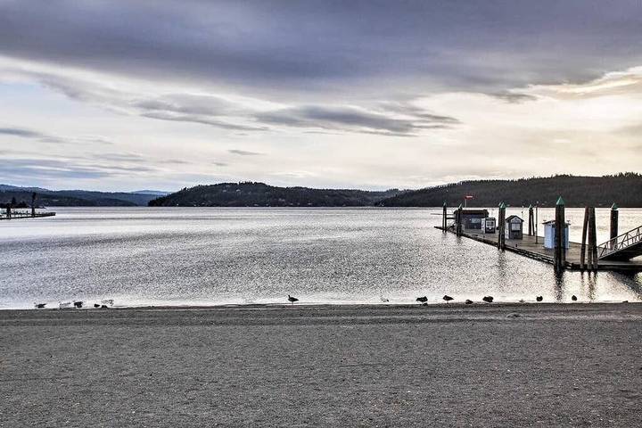 Vacation rental for 10 people, with yard and hot tub in Coeur d'Alene