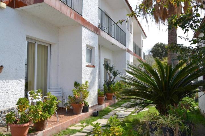 BnB für 2 Personen, mit Balkon und Terrasse sowie Garten und Ausblick in Costa Barcelona