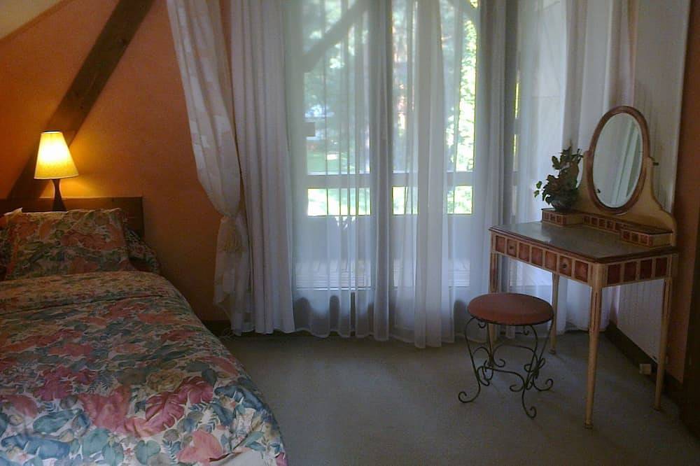 Siewierz: Traditionelle Holzdatscha, privater Pool, Schlafmöglichkeit 10 in Schlesien