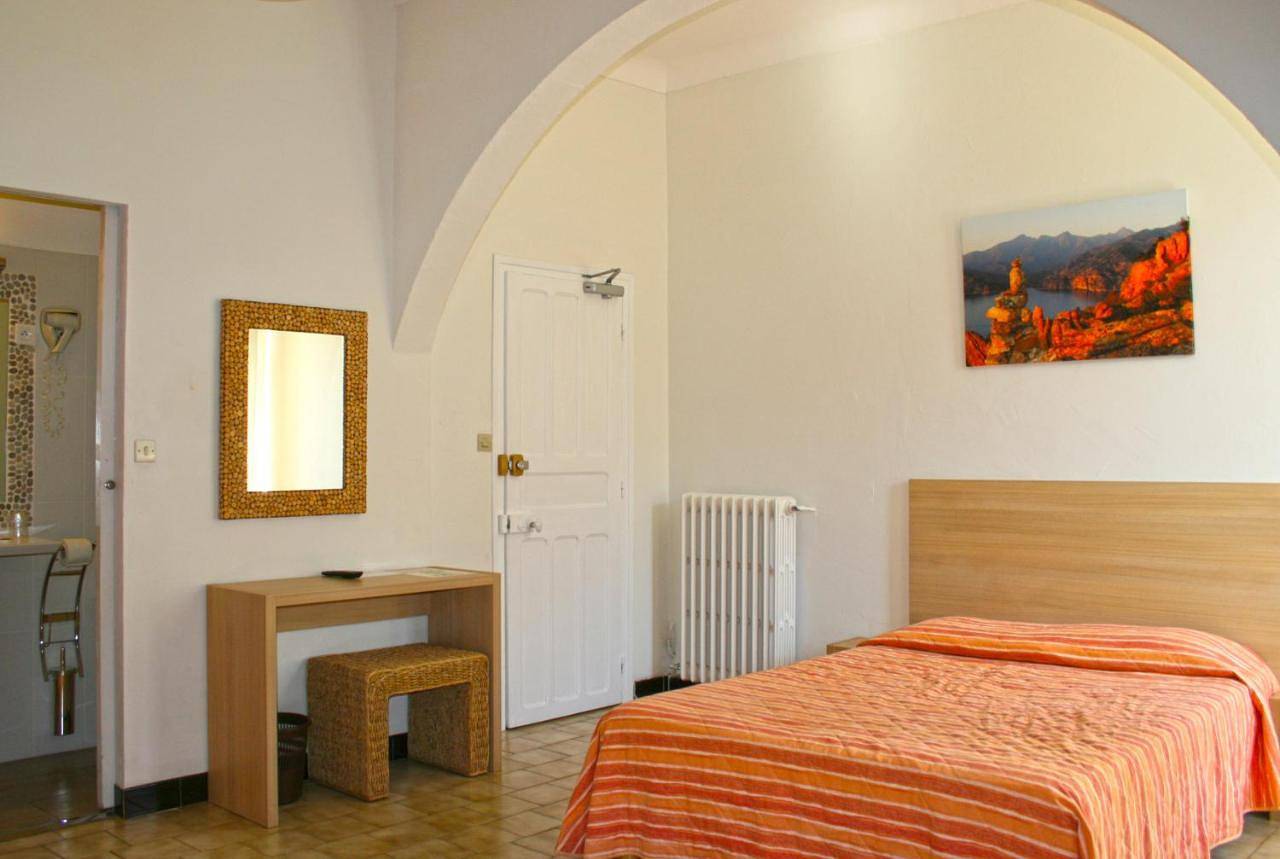 Hôtel Colombo- Porto Corse in Porto (Corse), Ota