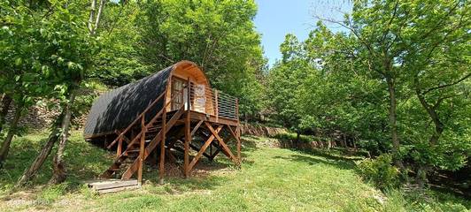 Gîte pour 3 personnes, avec balcon ainsi que jardin et vue à Saint-Pierreville