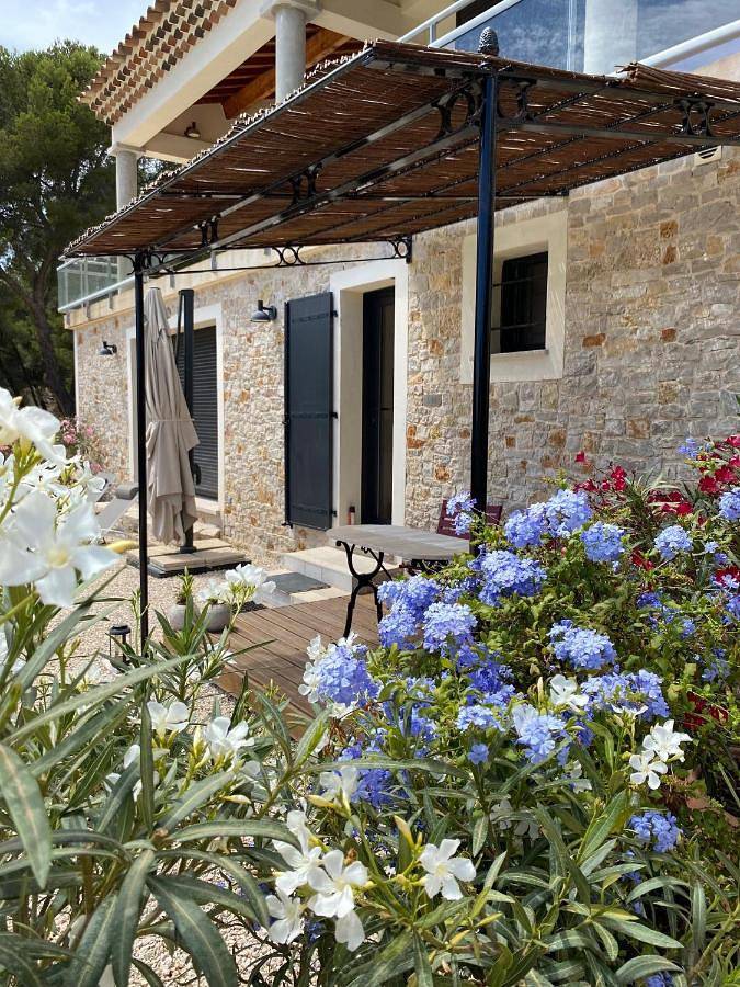 Ferienwohnung für 2 Personen, mit Ausblick und Pool sowie Garten in Cassis - 4