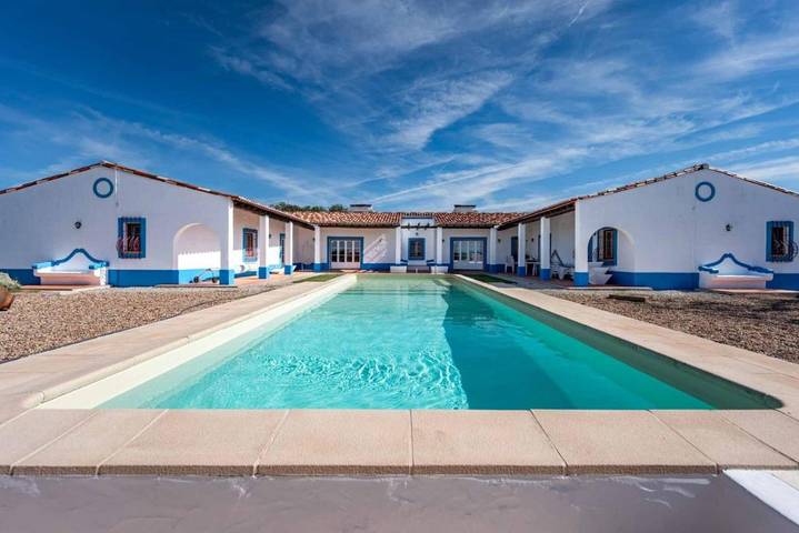 Casa de férias para 8 pessoas, com vista e piscina e ainda jardim em Arraiolos