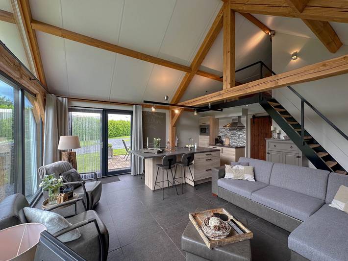 Luxuriöses freistehendes Haus mit Reetdach in Alphen, Nordbrabant