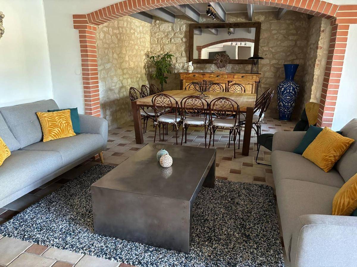 At Stéphanie and Damien's, Charming stone and pool in Lauzerte, Quercy