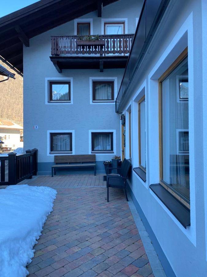 Ferienhaus für 16 Personen, mit Sauna und Garten sowie Ausblick im Ötztal