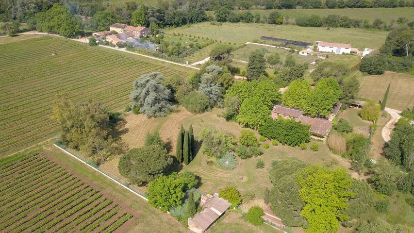 Location de vacances pour 14 personnes, avec jardin, animaux acceptés à La Crau - 2