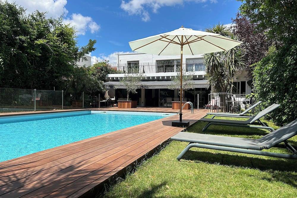 Maison familiale dans Bordeaux avec grand jardin et piscine in Caudéran (Bordeaux), Bordeaux