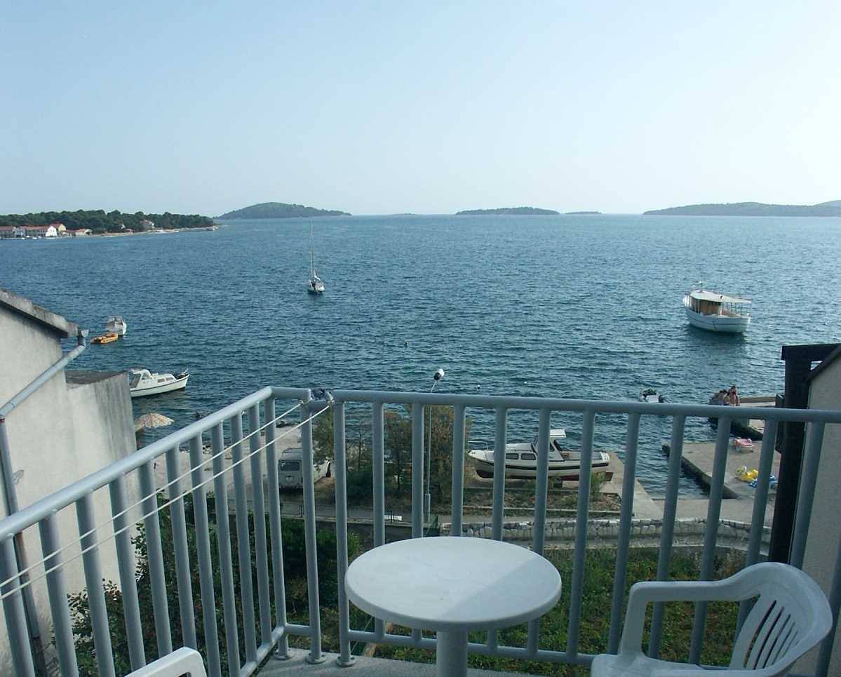 Ganze Wohnung, Strandapartment mit spektakulärem Meerblick B in Brodarica, Šibenik-Knin