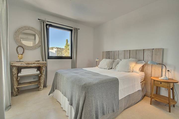 Luxusvilla mit Pool und Meerblick, 5 Minuten zu Fuß zum Strand in Cala Vedella, Sant Josep de sa Talaia
