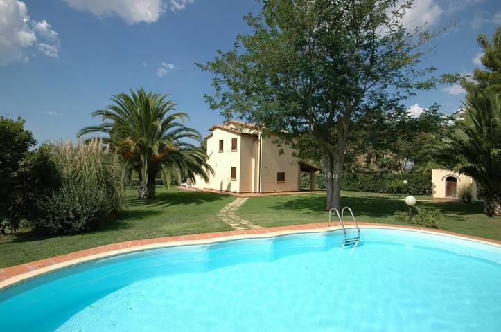 Villa per 6 persone, con piscina a Bibbona