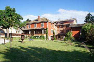 Hôtel pour 2 personnes, avec jardin ainsi que terrasse et piscine, animaux acceptés à Châtillon-sur-Chalaronne