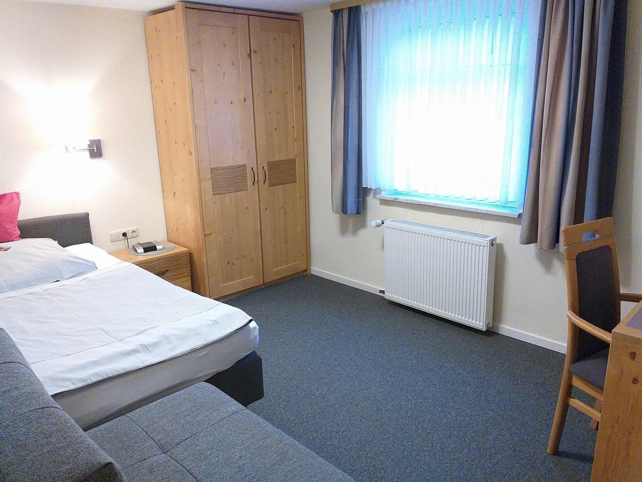 Einzelzimmer, Dusche, Wc in Wesertal, Hessisches Bergland