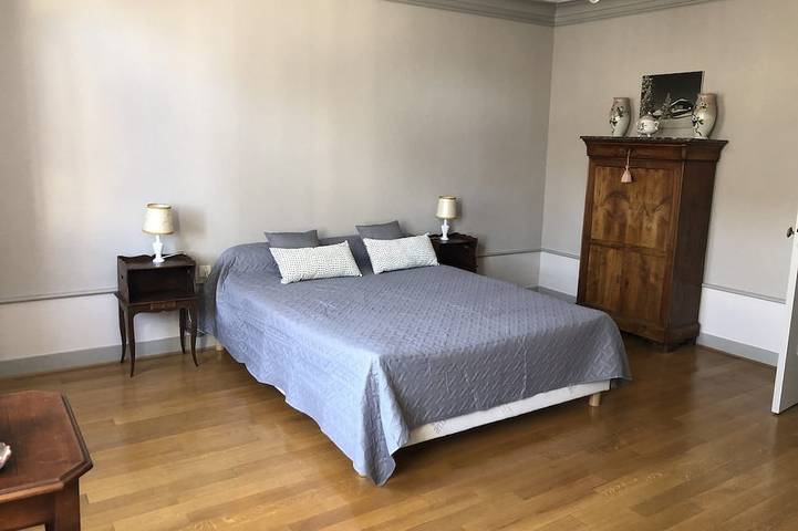 Gîte pour 8 personnes, avec jardin et balcon, animaux acceptés dans Mouthe - 2