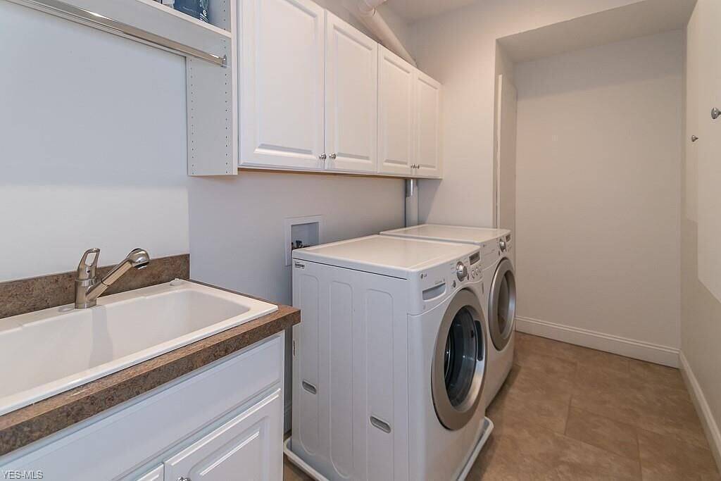 Ganze Wohnung, Lakefront Condo mit eigenem Strand und Innenpool! in Geneva-on-the-Lake, Ashtabula County