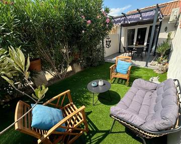 Gîte pour 4 personnes, avec jardin à Bellegarde
